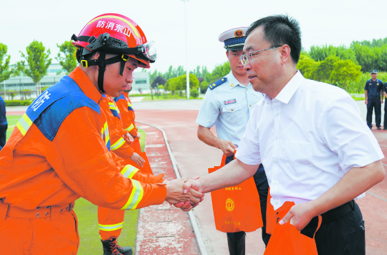 政治引领勇担当 砥砺奋进建新功