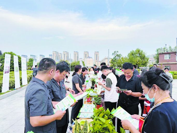 菏泽市两级法院联合开展全国生态日法治宣传活动