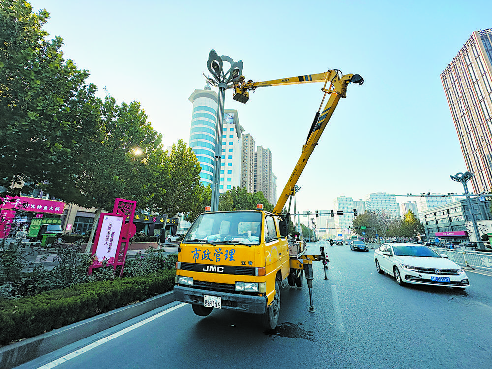 719盏路灯“复明”照亮群众回家路