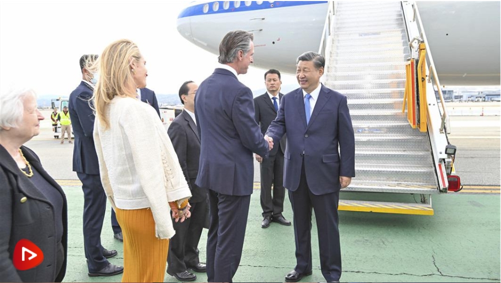 习近平抵达旧金山举行中美元首会晤 同时出席亚太经合组织第三十次领导人非正式会议