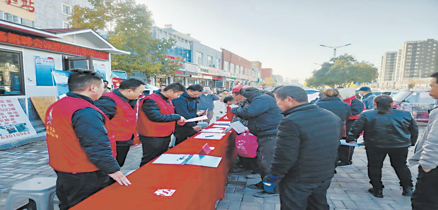 招聘会为退役军人就业“铺路搭桥”