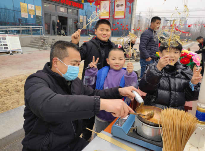 贺年会上“非遗”展风采