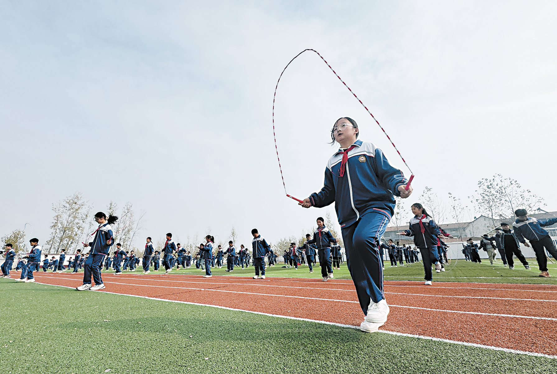 “阳光大课间”活动促孩子全面发展