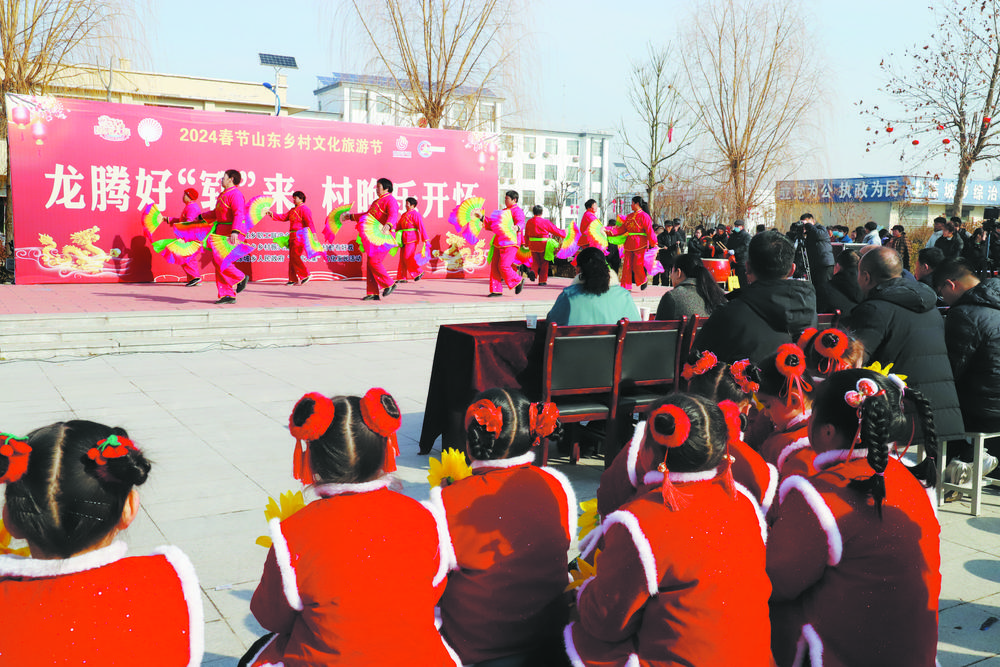 郓城“村晚”大舞台 展现乡村“小美好”