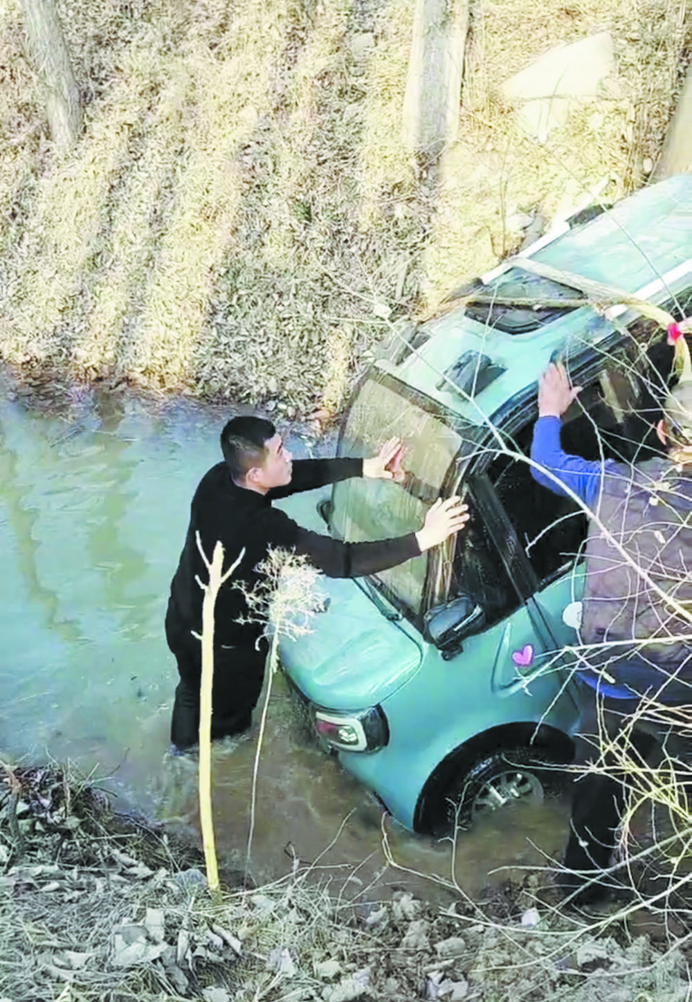 紧急一跃！郓城返乡军人跳水救人