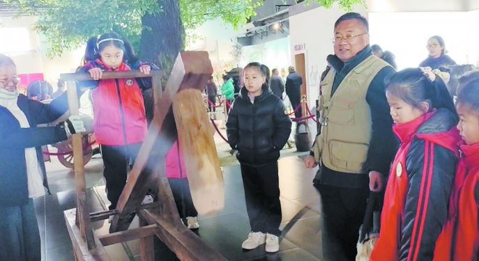 小记者探秘酒城，触摸千年文脉