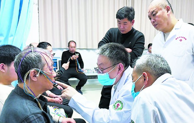 寒冬里，市中医医院涌动暖心医潮