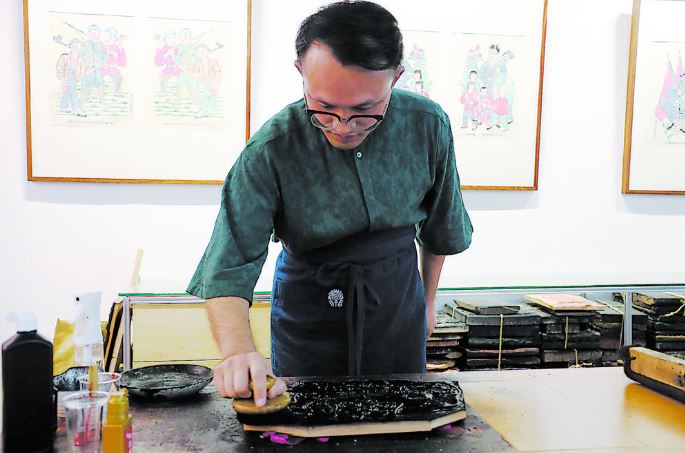 刻木成画