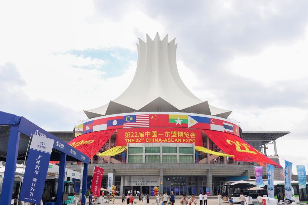 追剧追出家乡味，广西南宁凭什么发展微短剧？_新闻频道