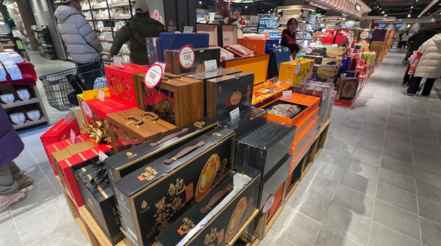 价稳量足，商超进入“年货时间”