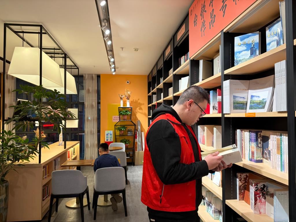 新春走基层｜在书香浸润中迎文化新春_新闻频道