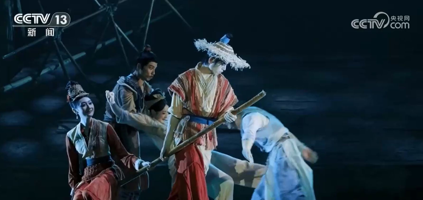 年味渐浓 各地举办多彩演出活动贺新春_新闻频道